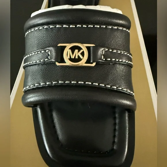 NEW Michael Kors Mandy Leather Slide Sandal - NWT - Black - Size 6 - Picture 1 of 5